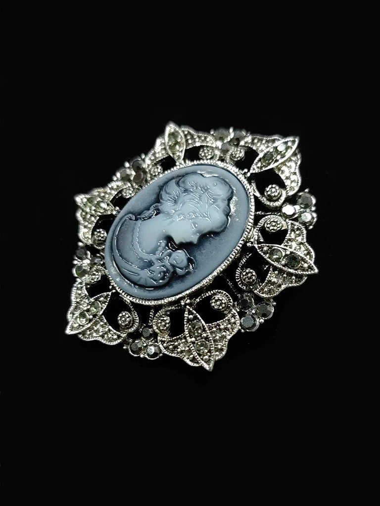 Halloween Accs 2023-1850s Victorian Brooch SCARLET DARKNESS